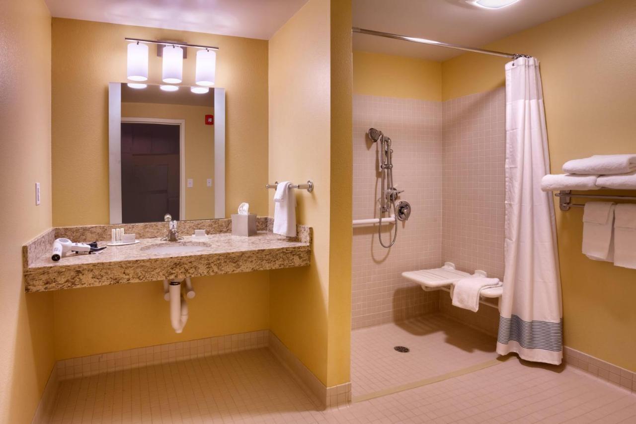 Towneplace Suites By Marriott Дикинсон Экстерьер фото